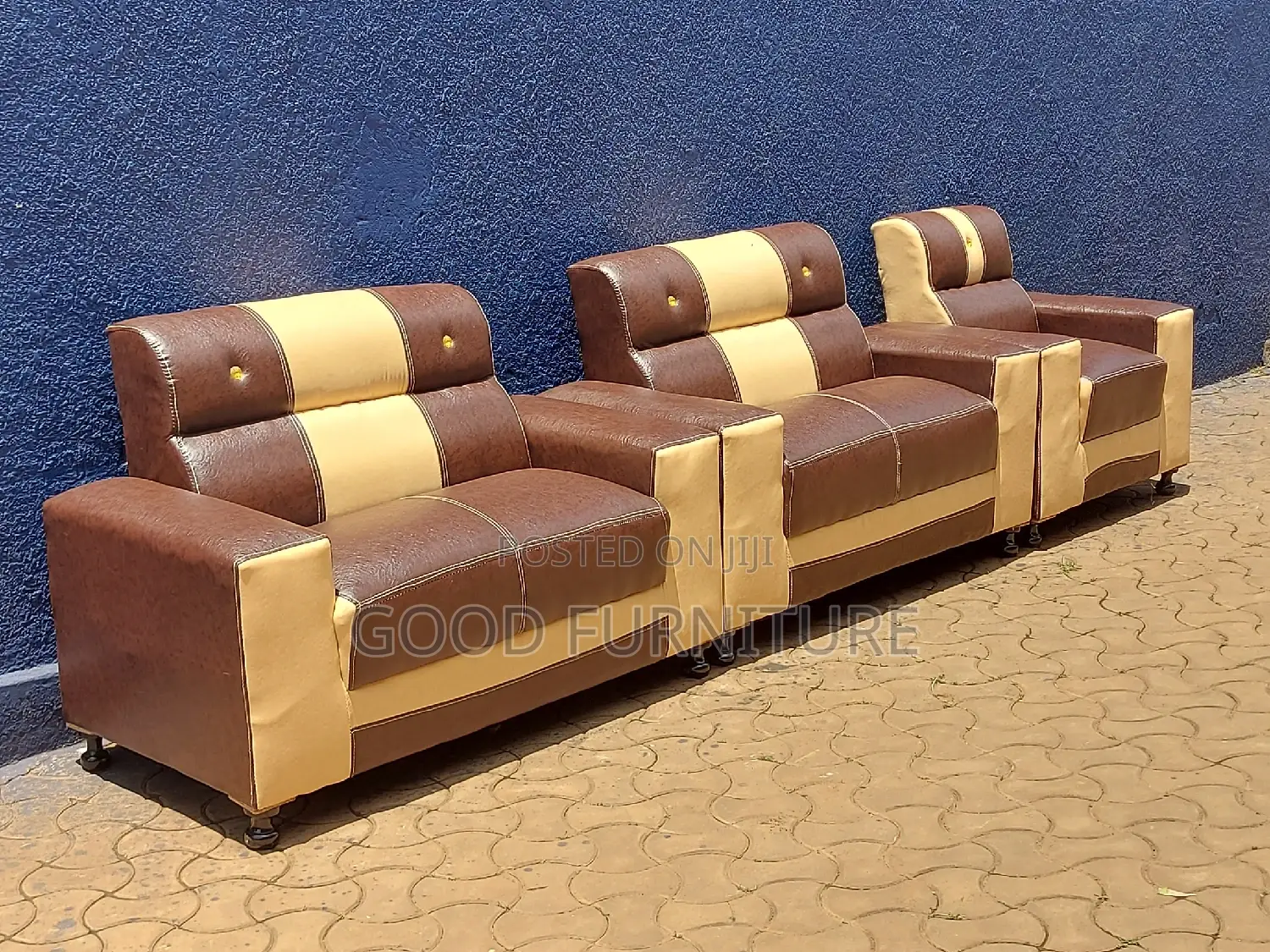 IMPRESSIVE Five Seaters Sofas