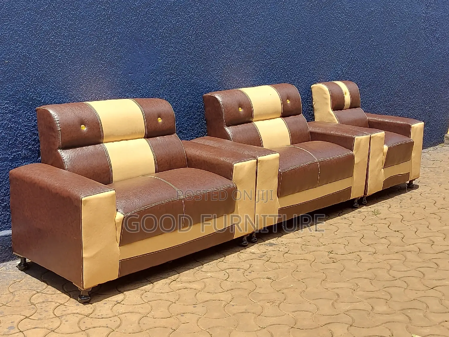 IMPRESSIVE Five Seaters Sofas