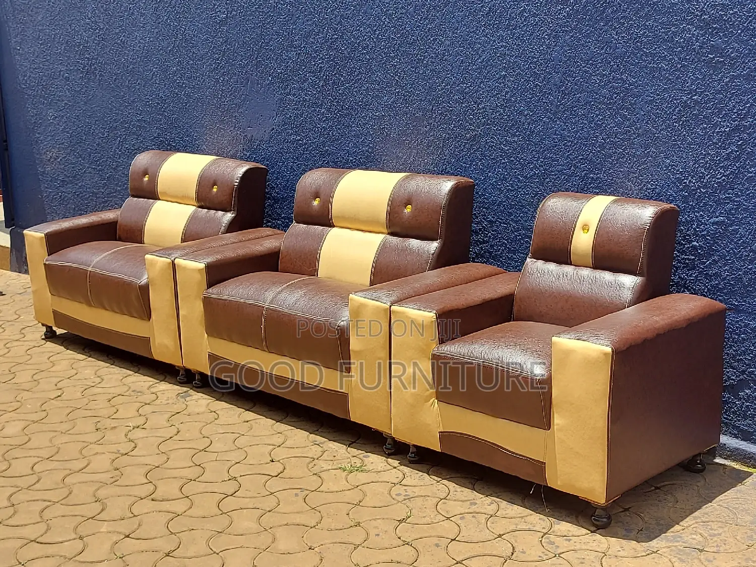 IMPRESSIVE Five Seaters Sofas