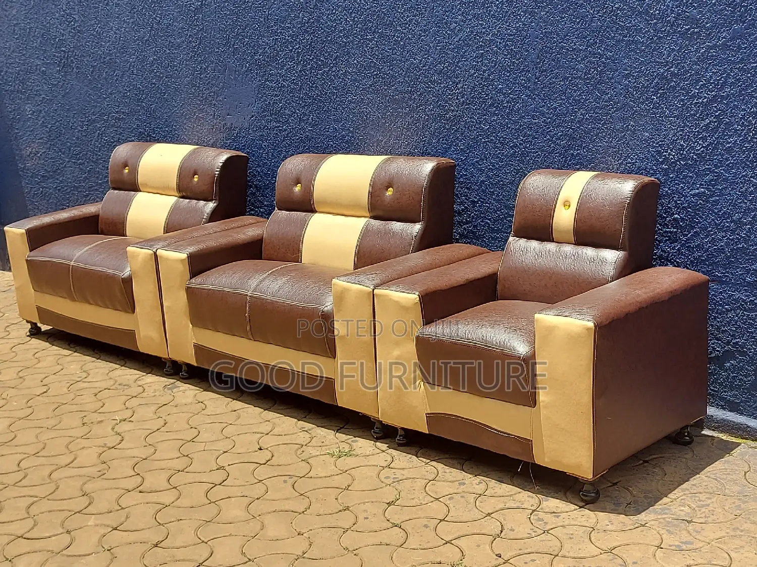 IMPRESSIVE Five Seaters Sofas
