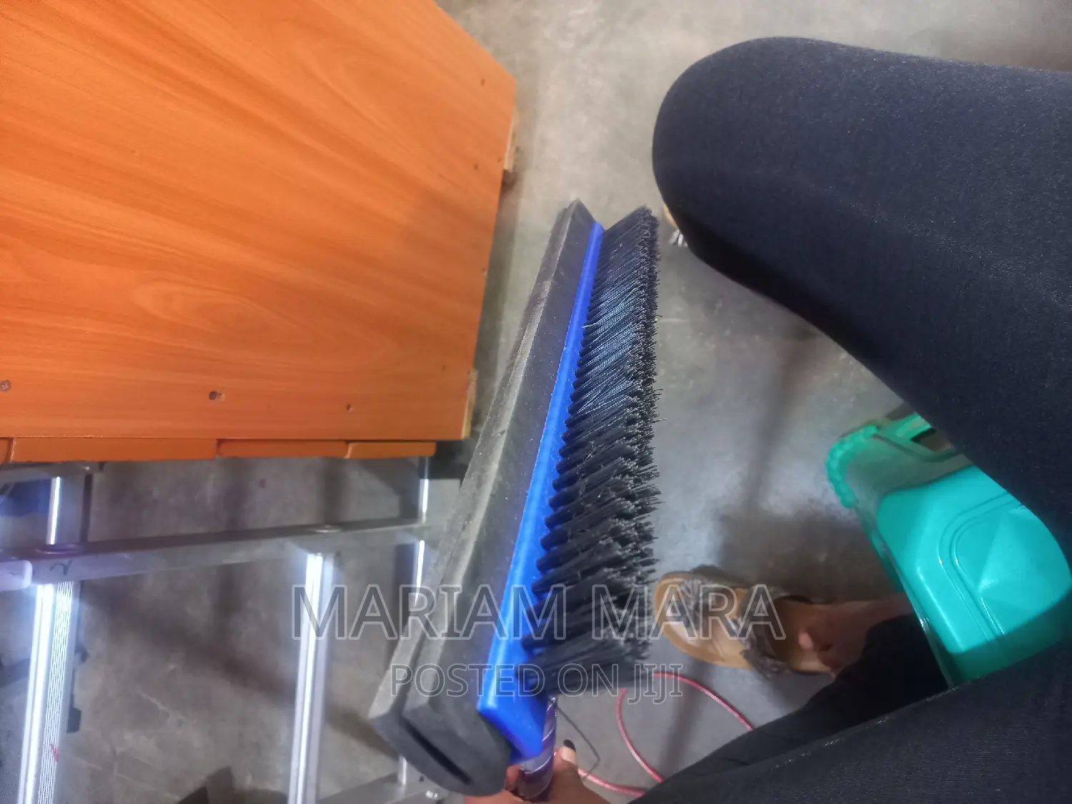 Squeezer With Brush
