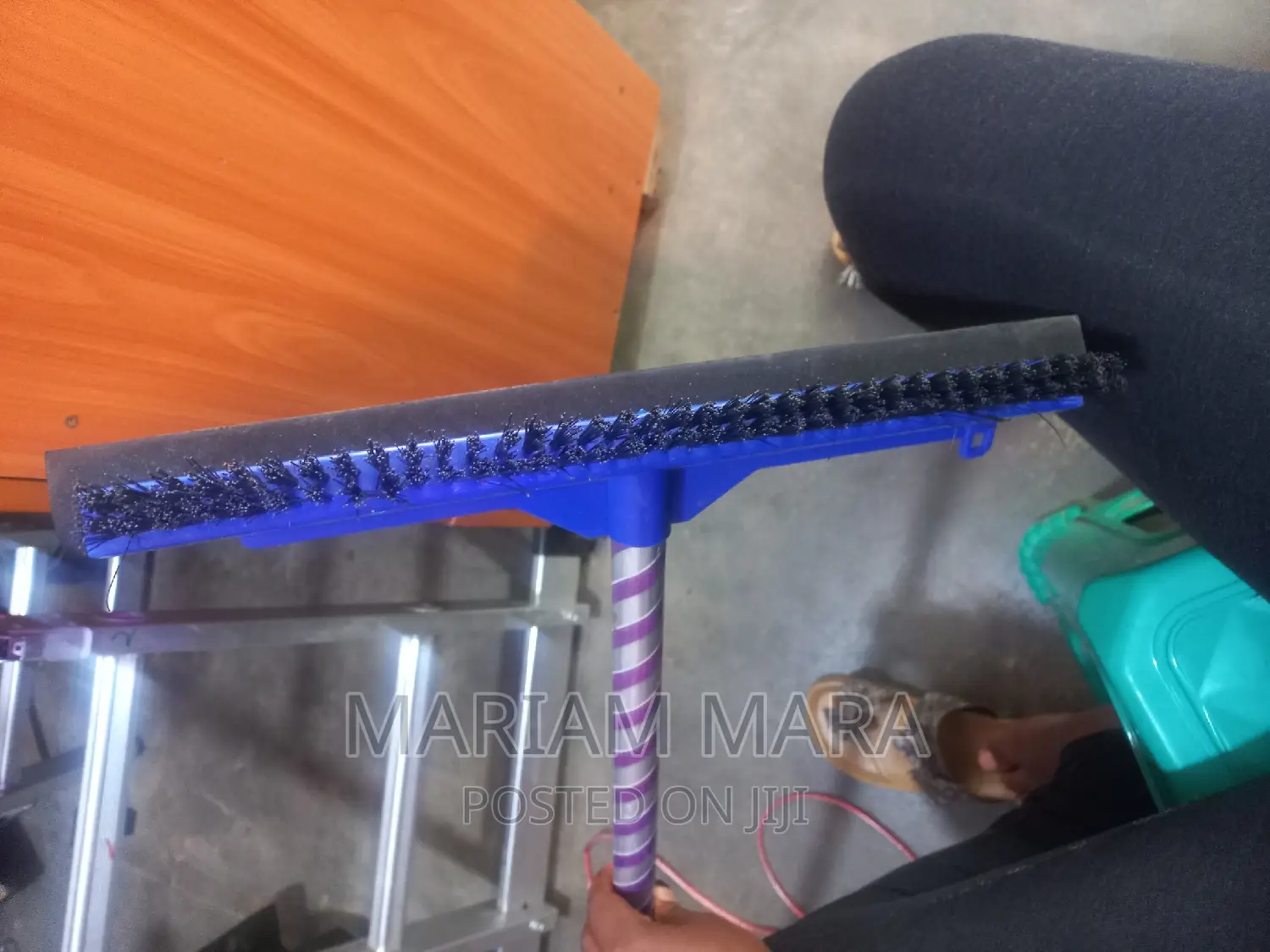 Squeezer With Brush
