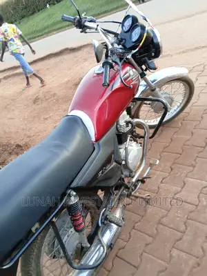 Bajaj Boxer 2022 Red