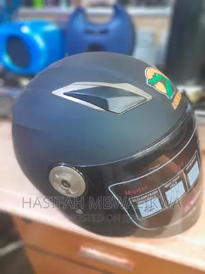 Motorcycle Helmet For Cyclists And Riders