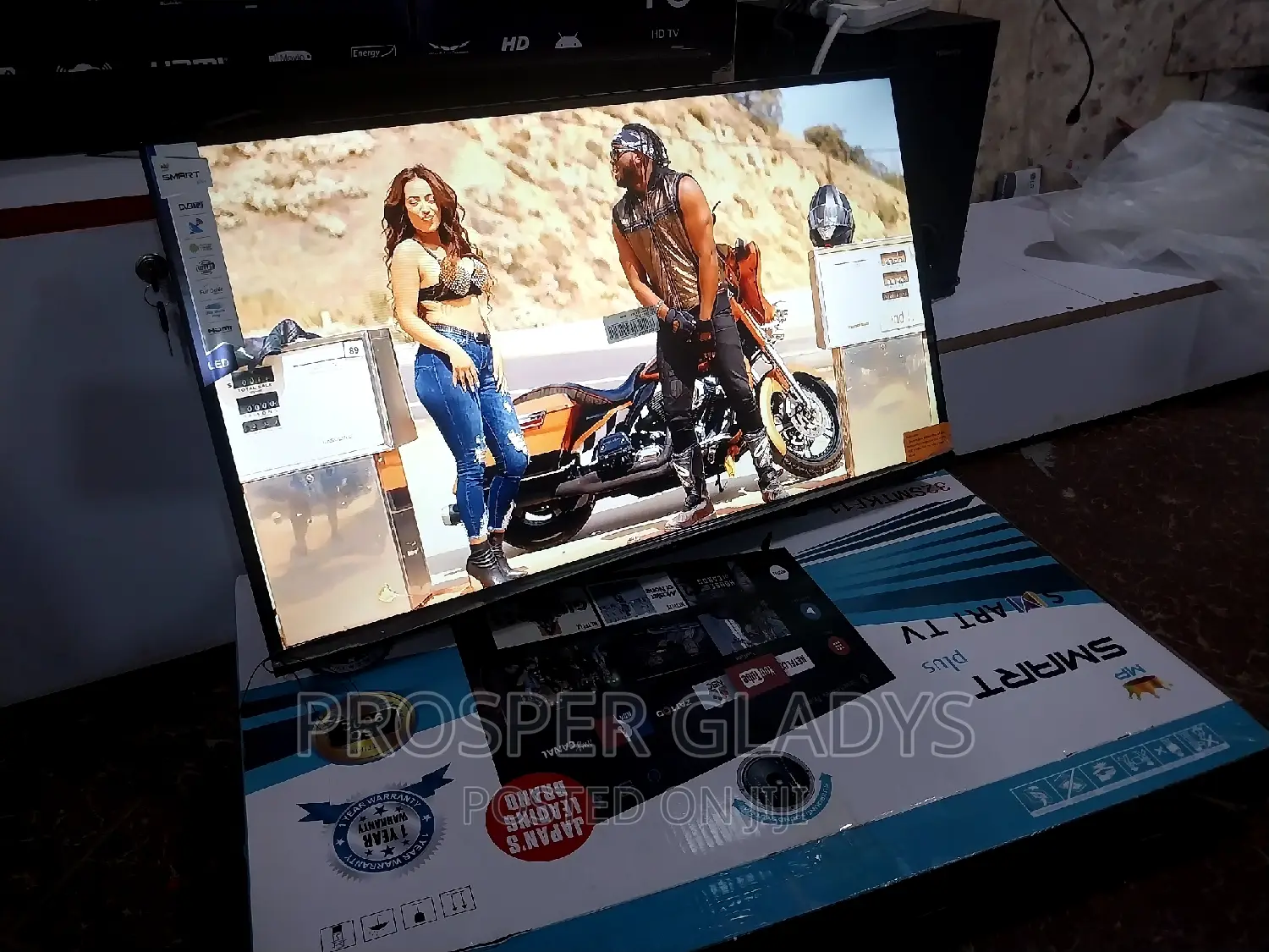 32 Inches Led Smart Plus Digital Flat Screen Flameless.