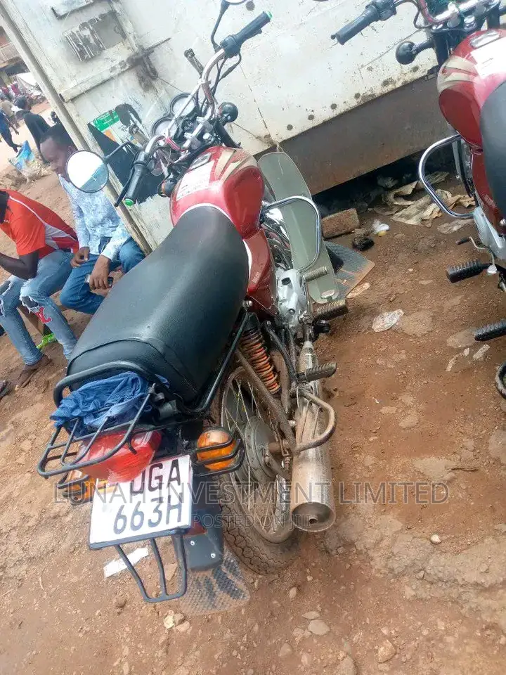Bajaj Boxer 2024 Red