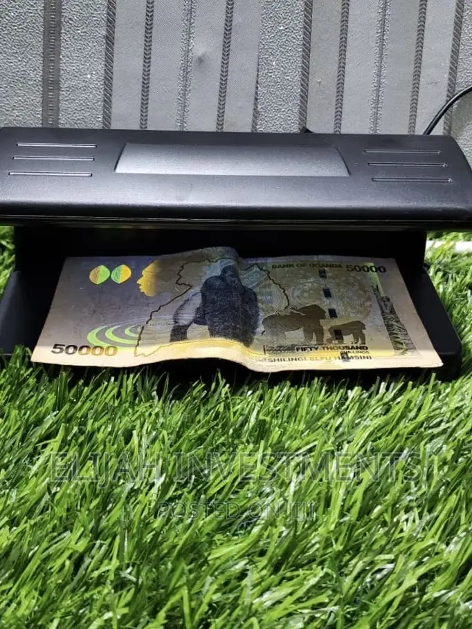 Banknote Counterfeit Detector