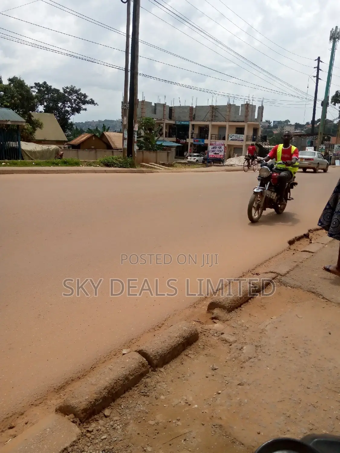 100by100ft Plot Size for Rent in Kisaasi