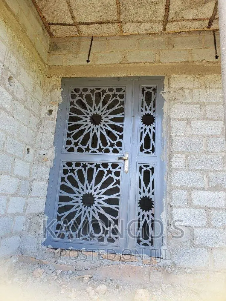 Double Shatter Opening Doors