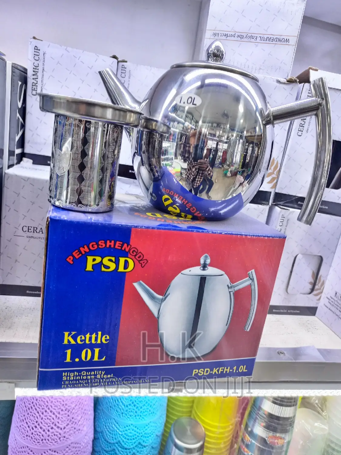 1L Stainless Steel Tea Pot With a Strainer Inside