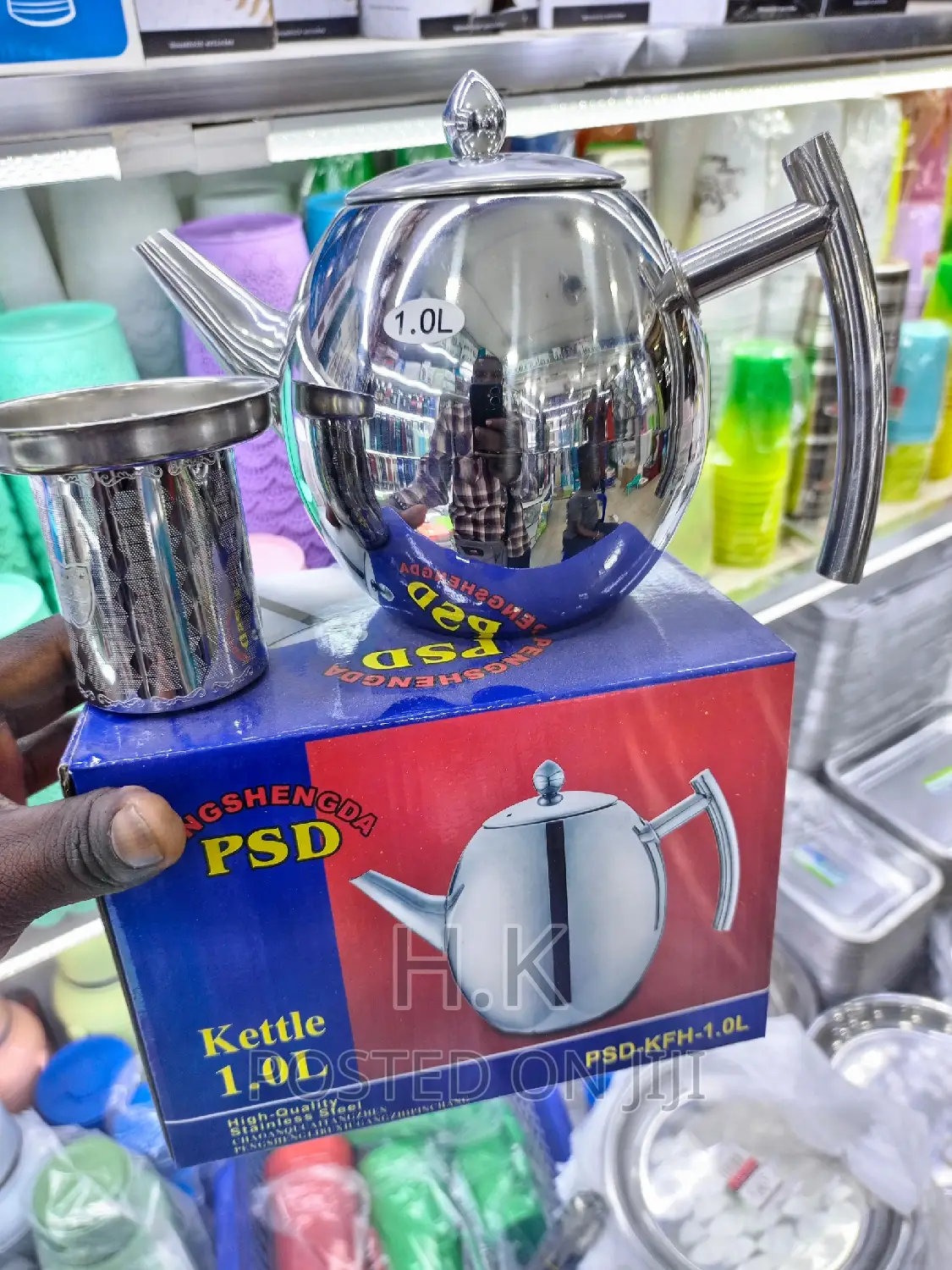 1L Stainless Steel Tea Pot With a Strainer Inside