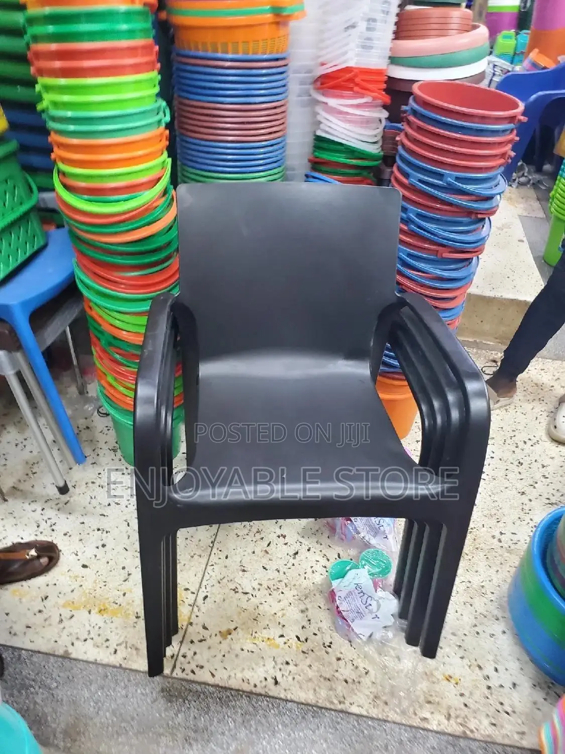 Plastic Chairs Plastic Chairs