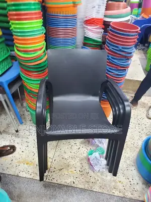 Plastic Chairs Plastic Chairs