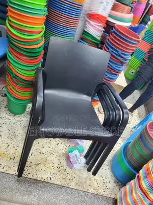 Plastic Chairs Plastic Chairs