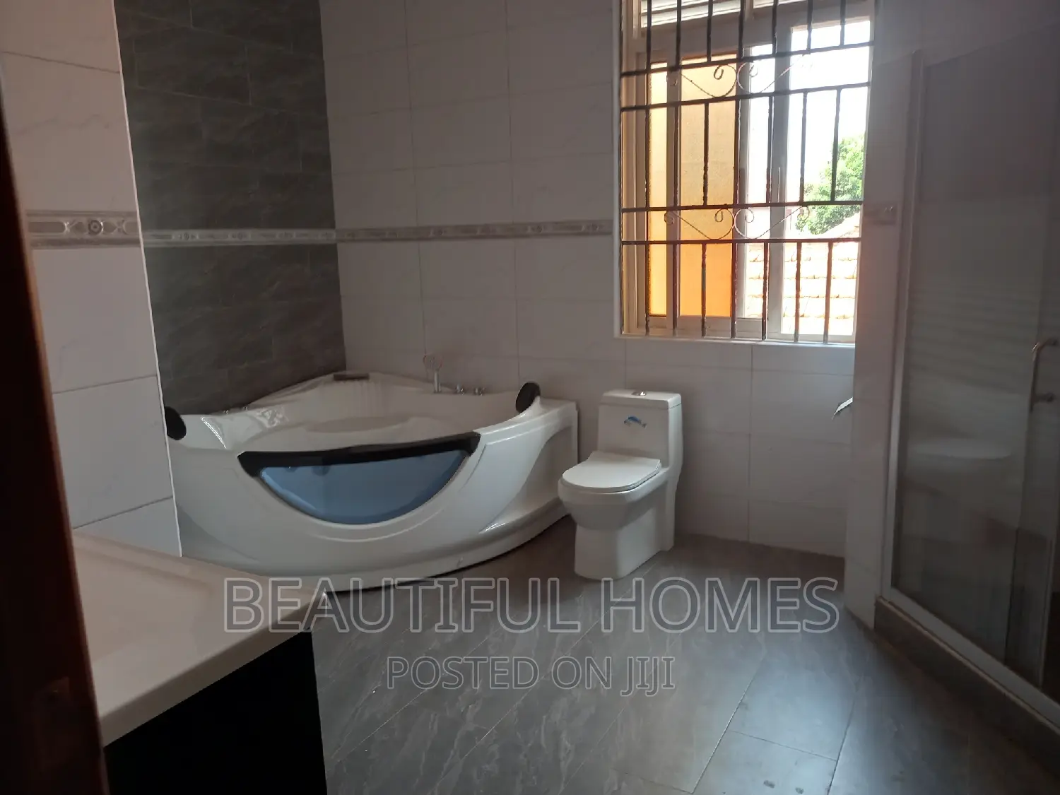 Furnished 5bdrm Duplex in Kira, Nakawa for sale