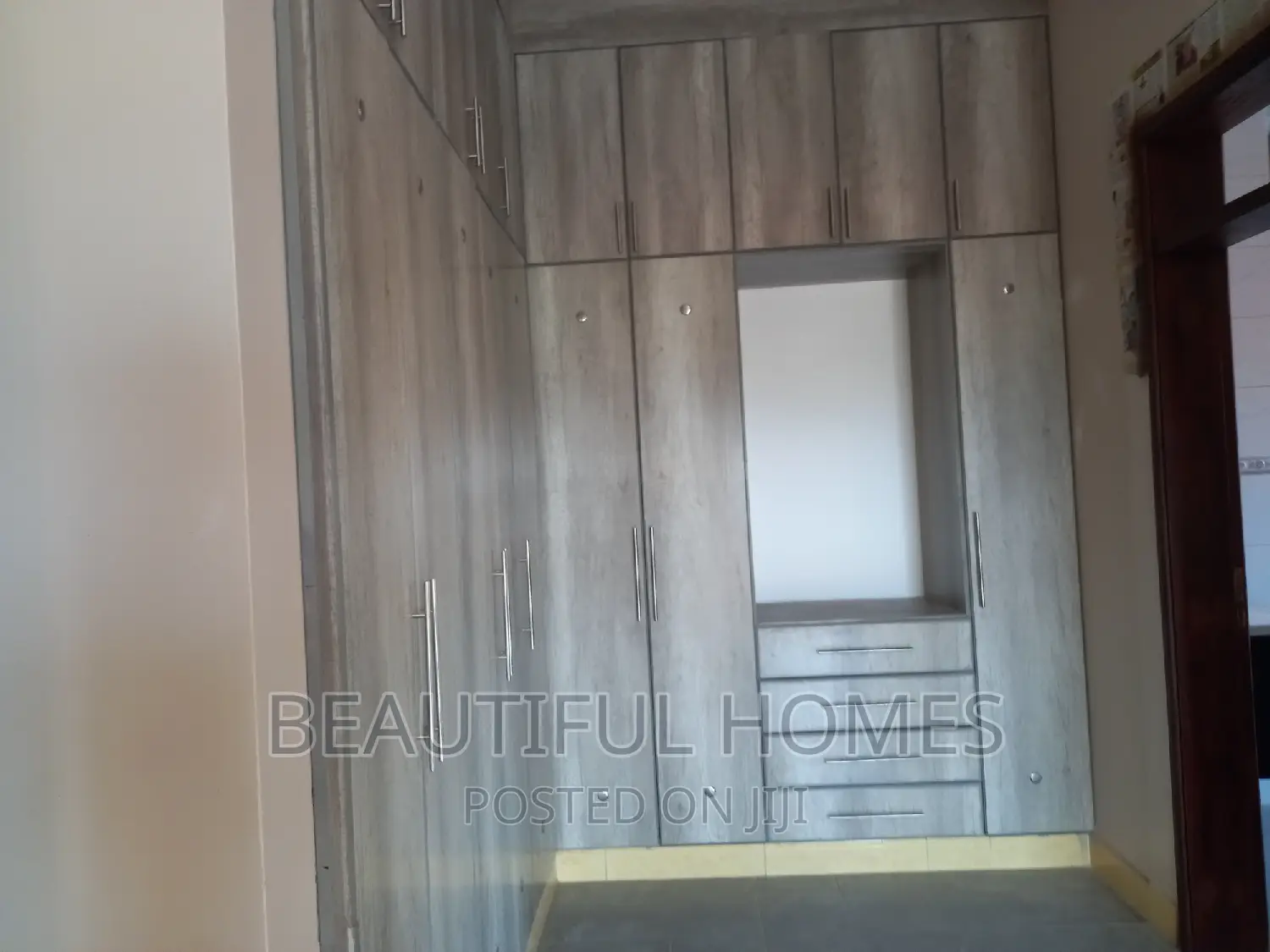 Furnished 5bdrm Duplex in Kira, Nakawa for sale