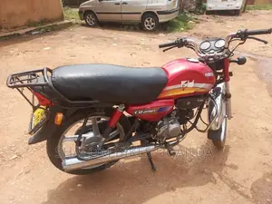 Hero Dawn 100 2018 Red