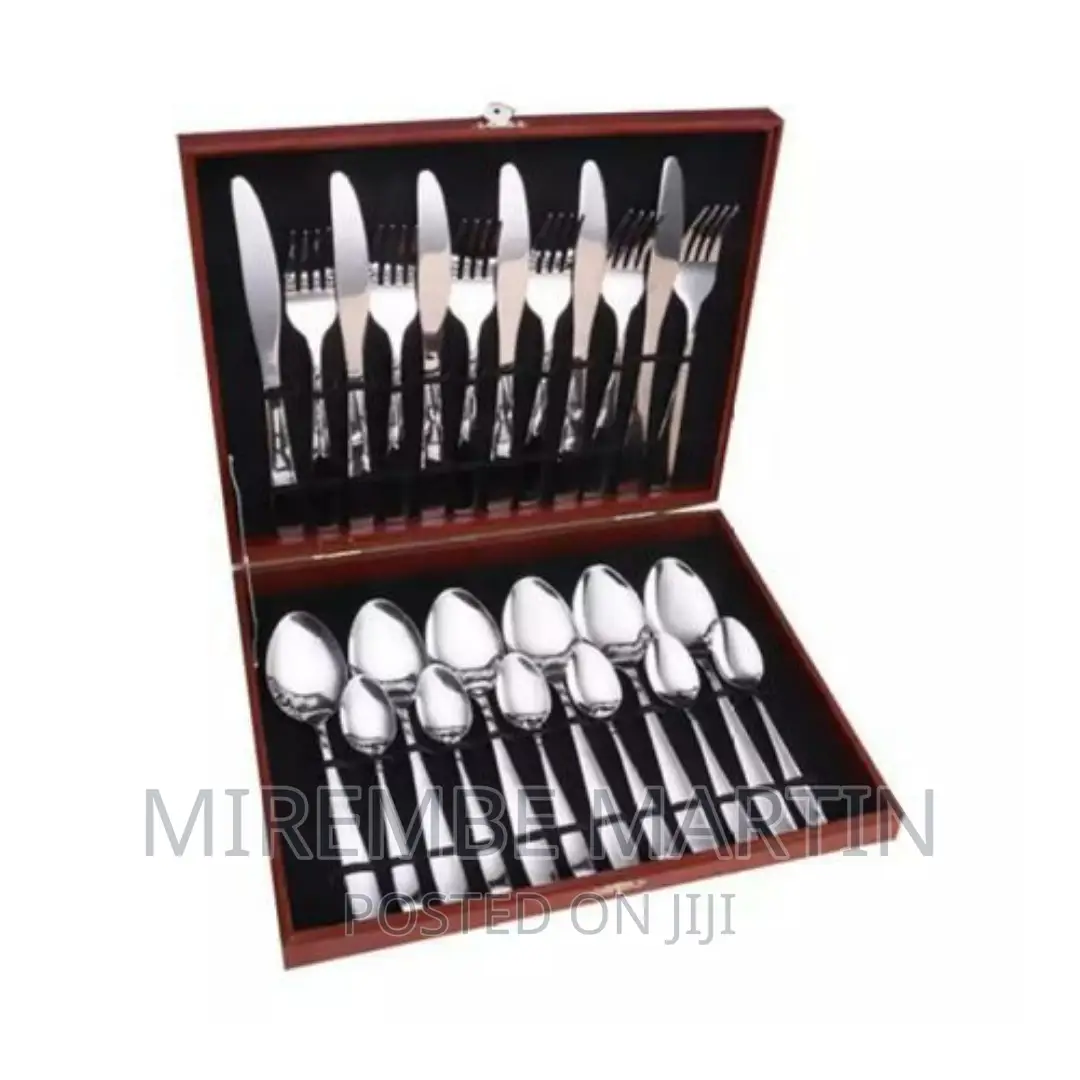 24 Piece Cutlery Set of Spoons, Forks Knives