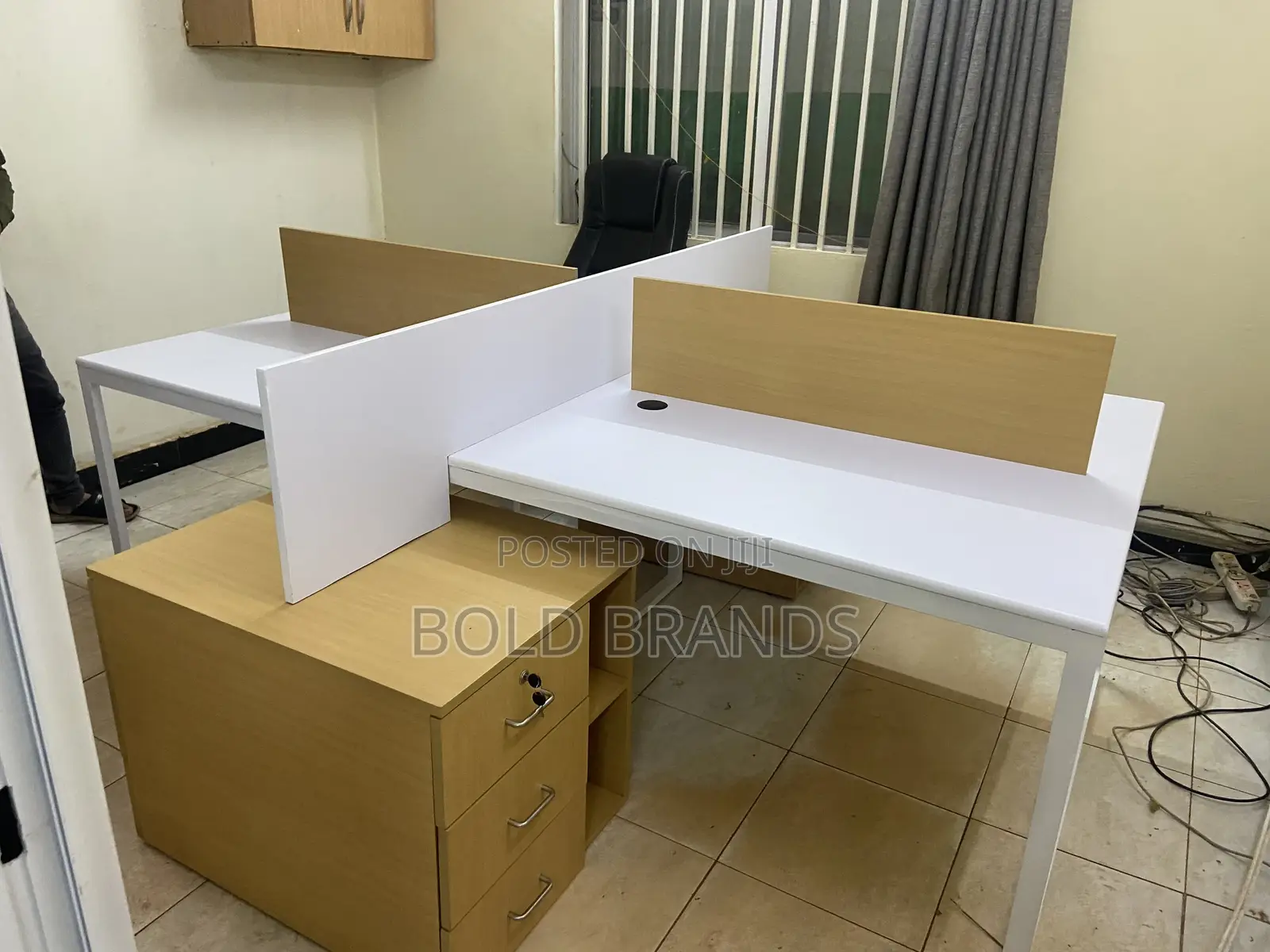 Four Seater Workstation/ Office Furniture