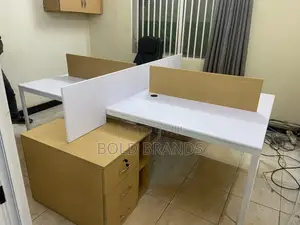Four Seater Workstation/ Office Furniture