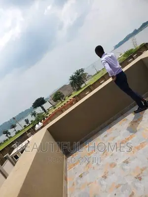 Furnished 6bdrm Mansion in Munyonyo Lake View, Makindye for sale