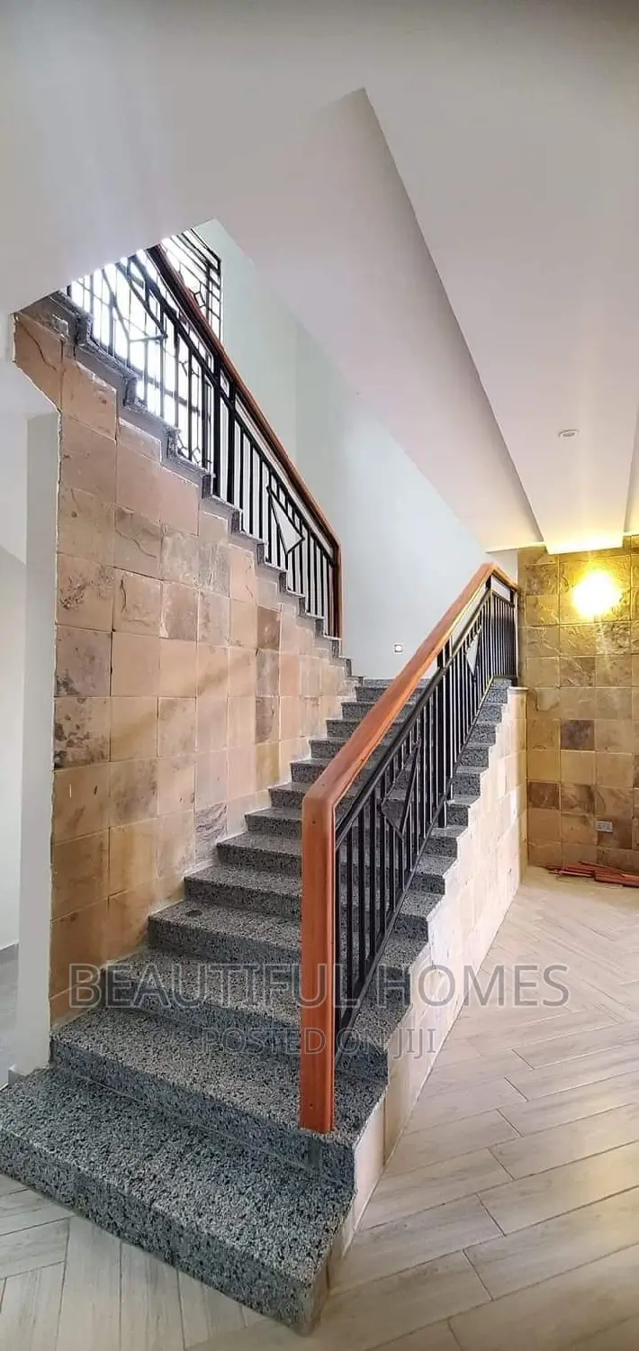 Furnished 6bdrm Mansion in Munyonyo Lake View, Makindye for sale
