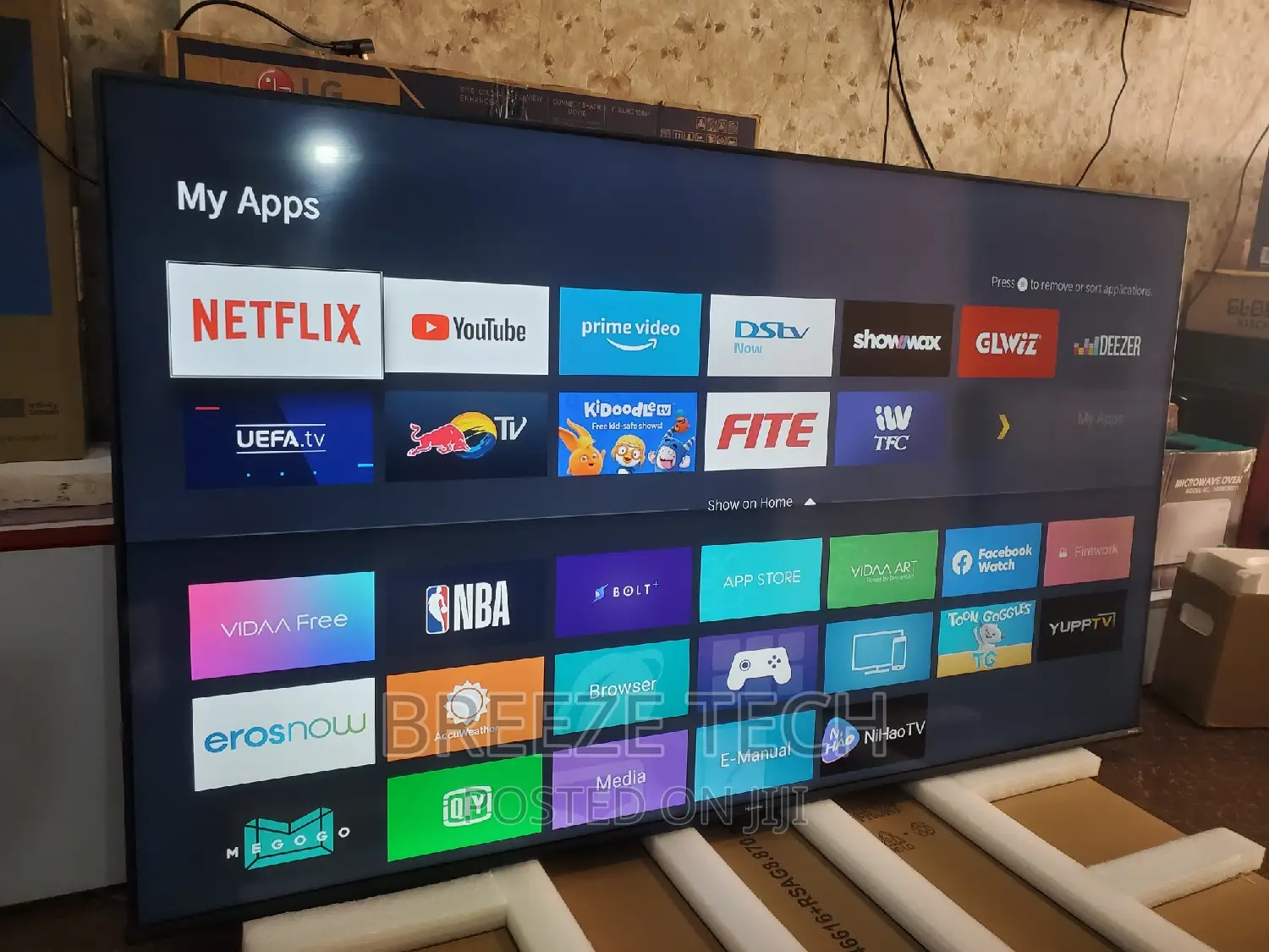 It's Hisense Tv Vidda 70"Inch