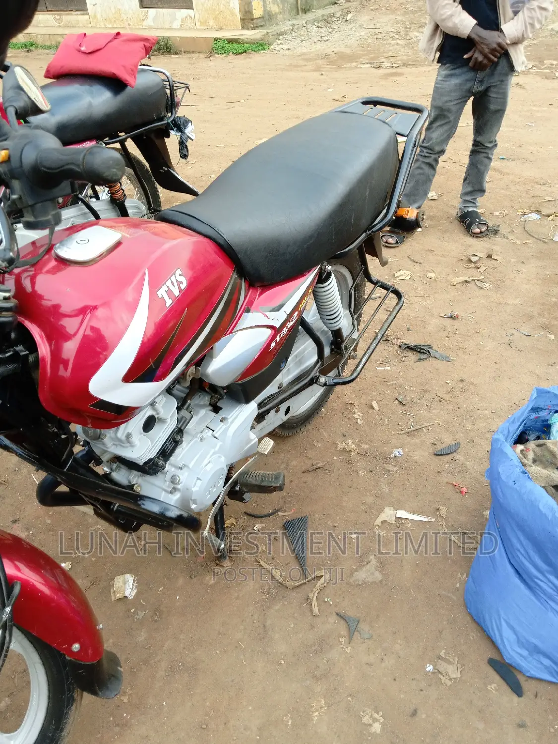 TVS HLX 125 2023 Red