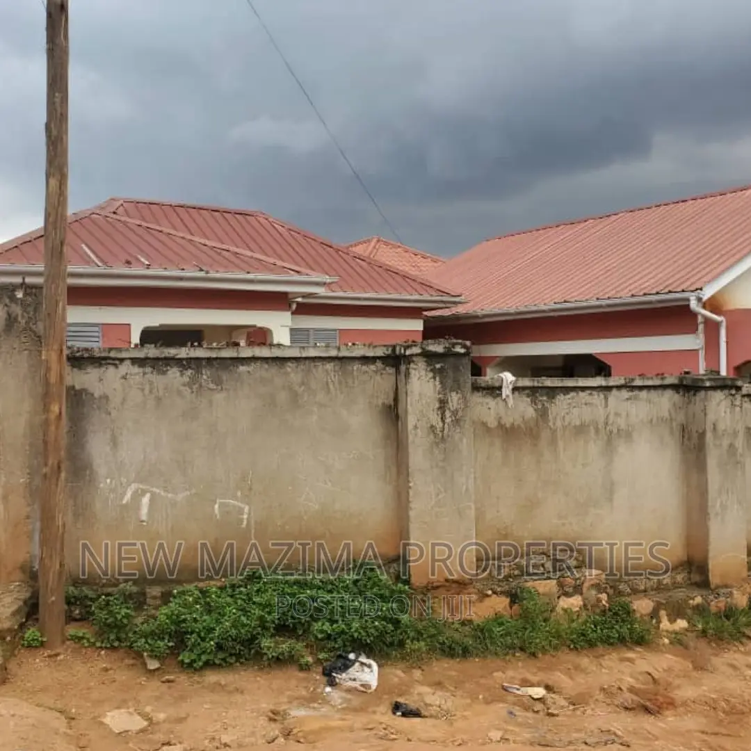 3bdrm House in Bunga Kawuku, Division A for sale