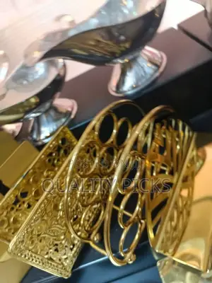Gold Tissue Holder