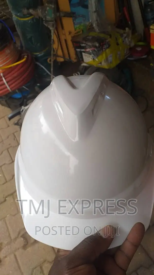 Branded Construction Caps Or Hard Hats