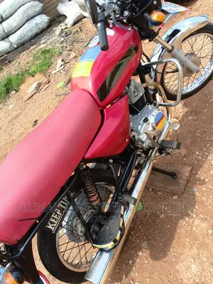 Boss Hoss 2022 Red