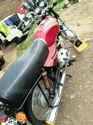 Bajaj Boxer 2024 Red
