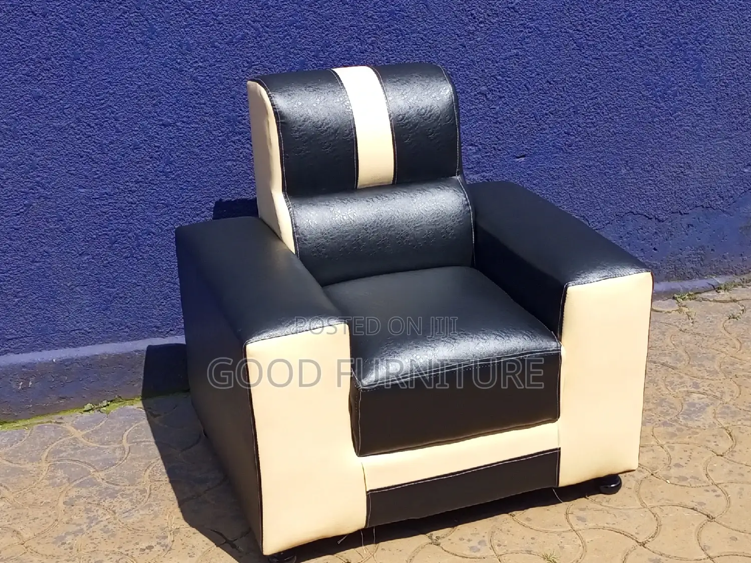 Magnificent Single Seater Sofa