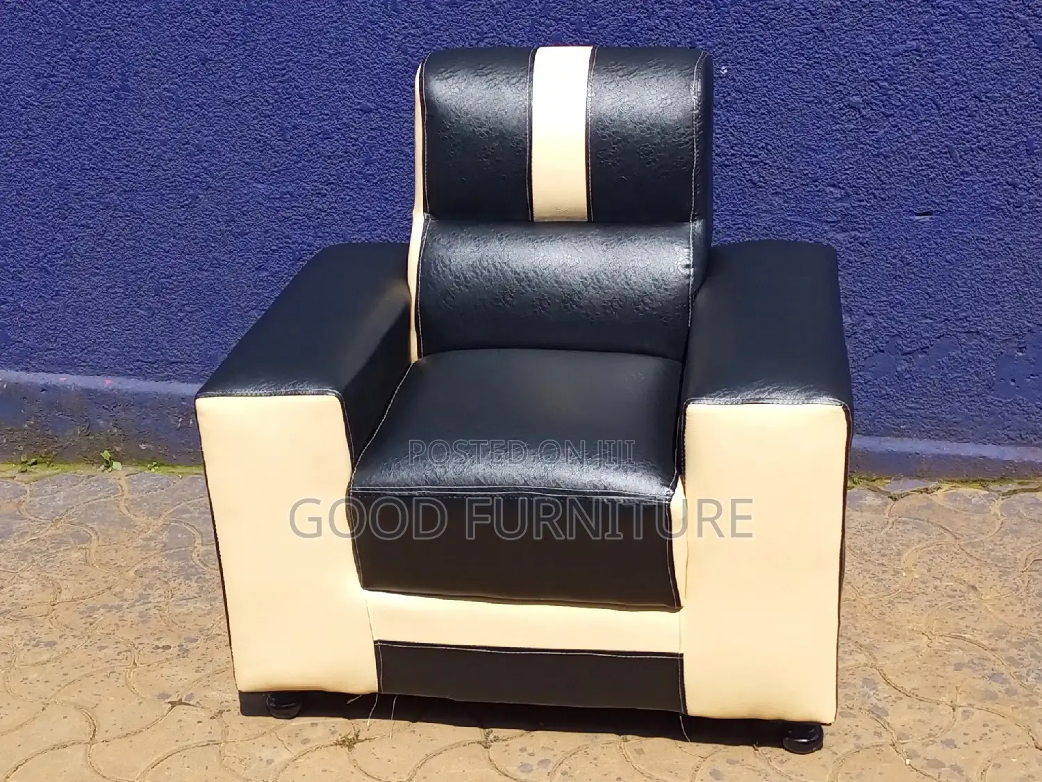 Magnificent Single Seater Sofa