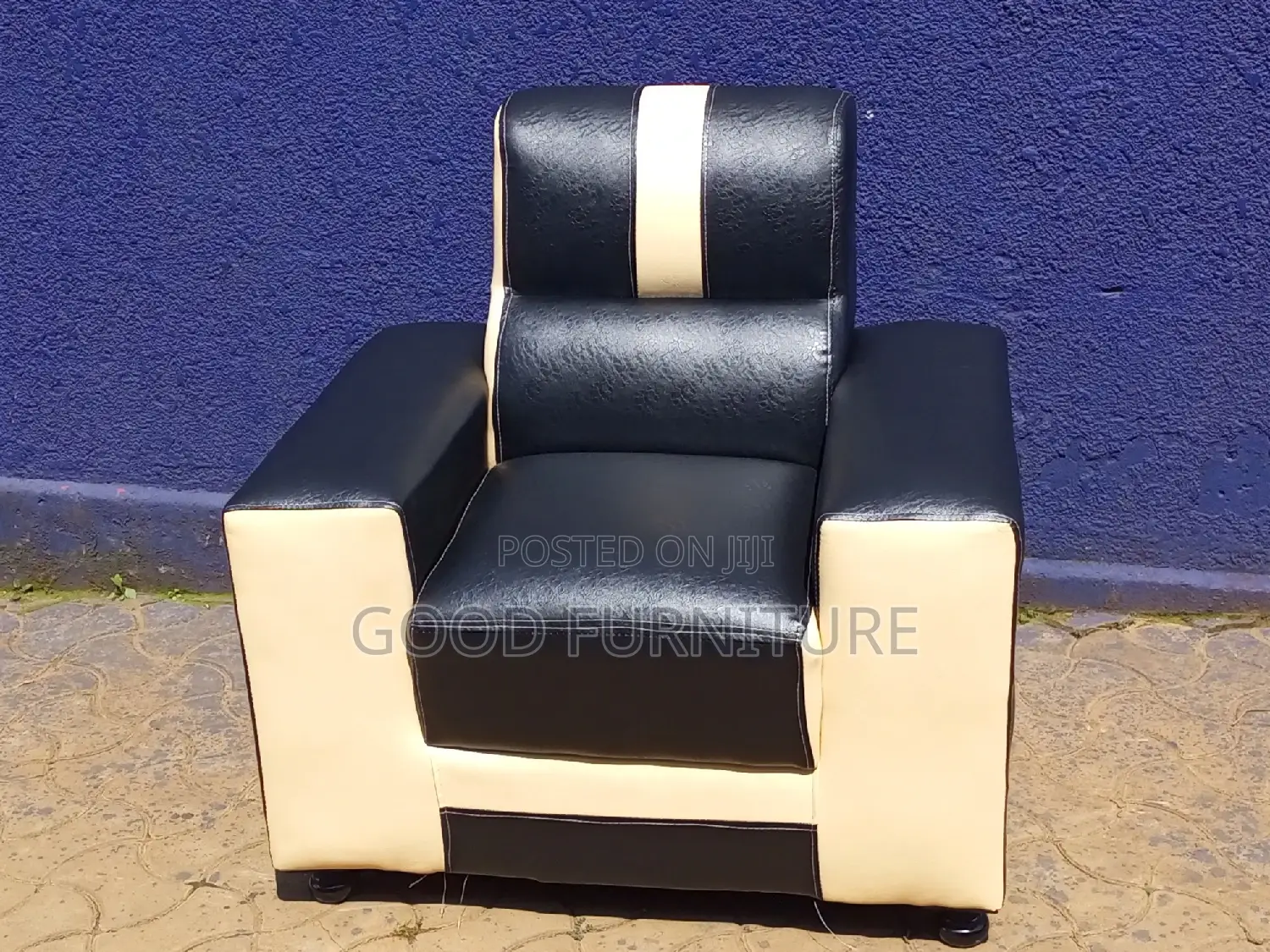 Magnificent Single Seater Sofa
