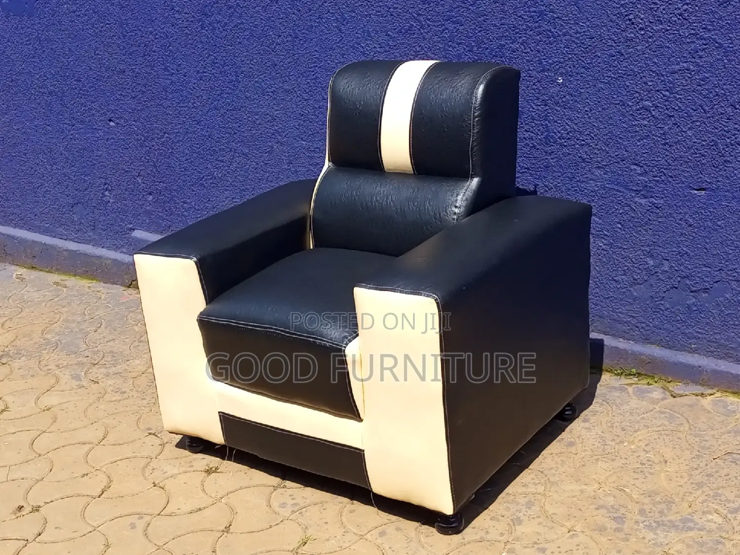 Magnificent Single Seater Sofa