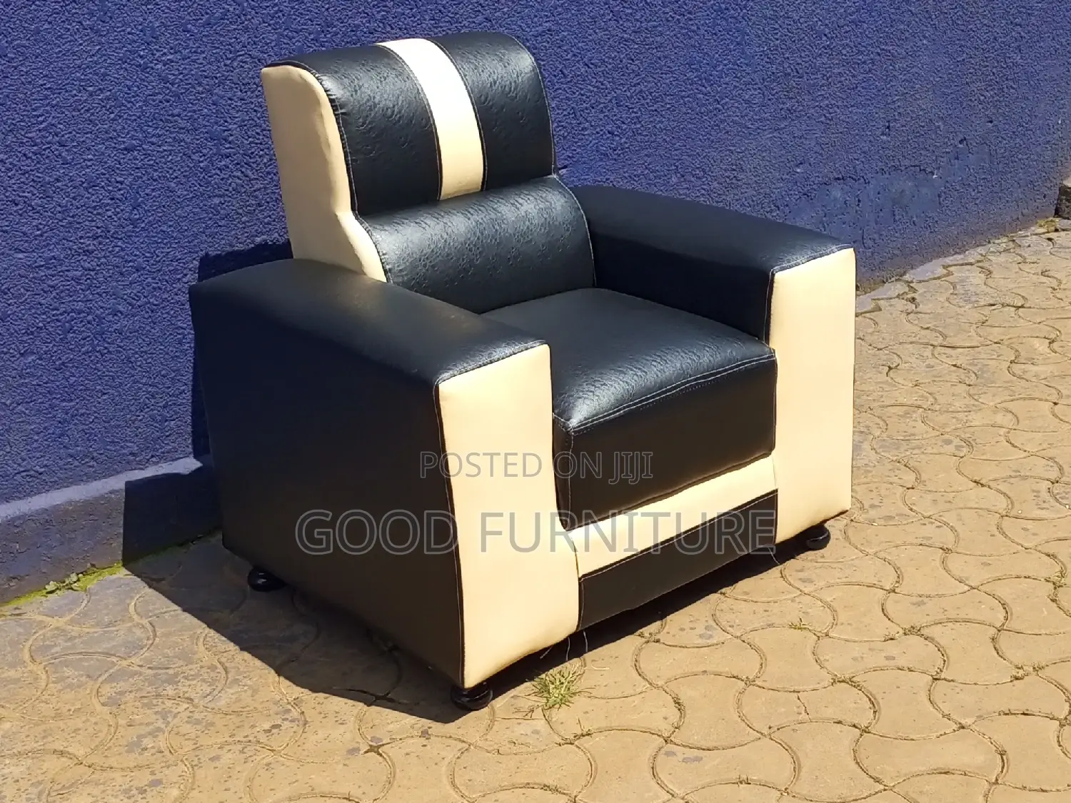 Magnificent Single Seater Sofa