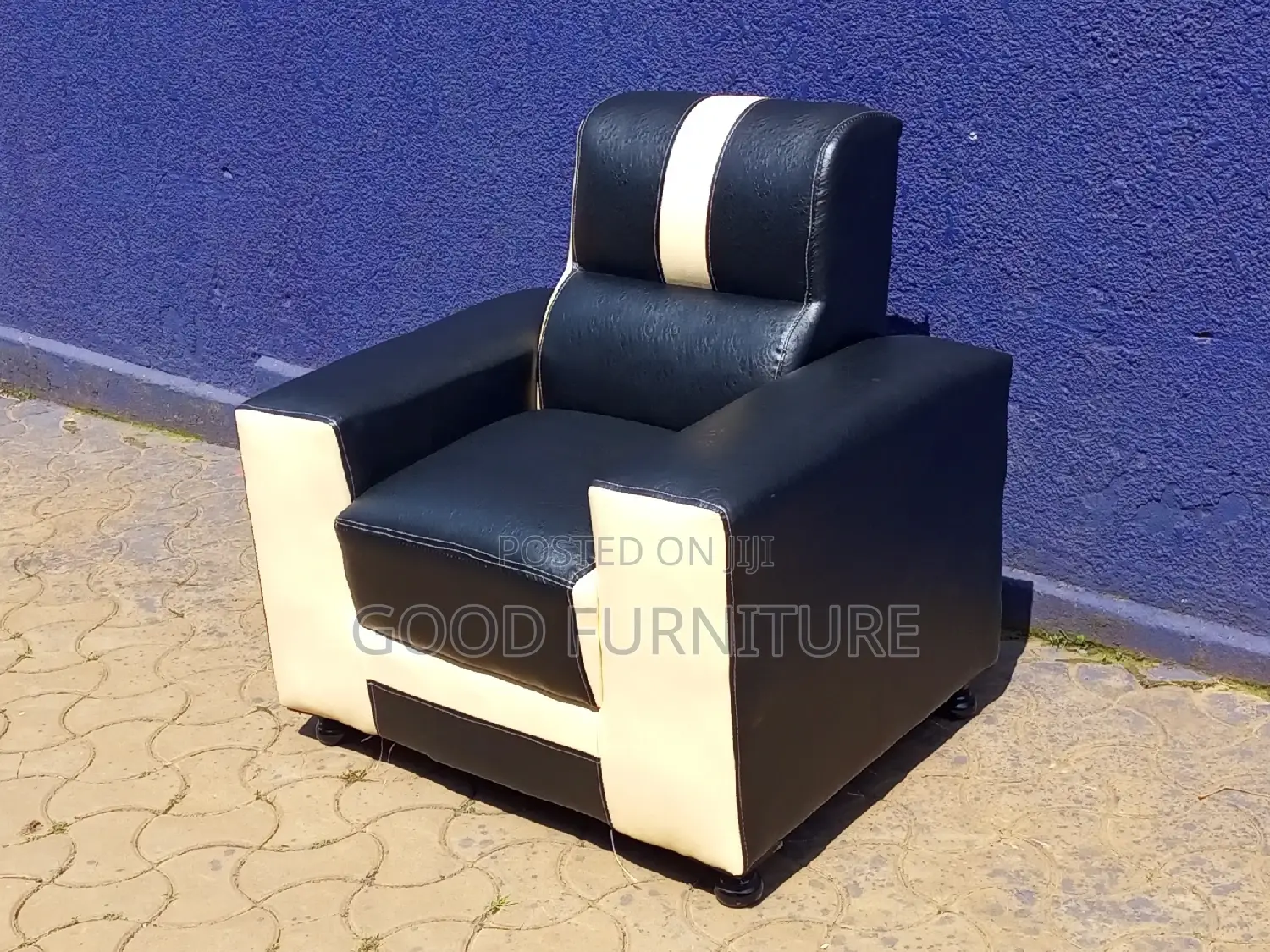 Magnificent Single Seater Sofa