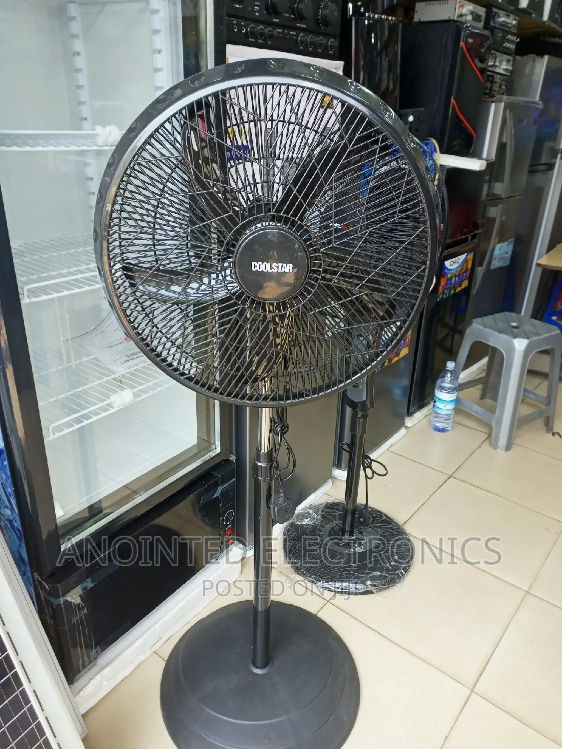 Solster Stand Fans Black