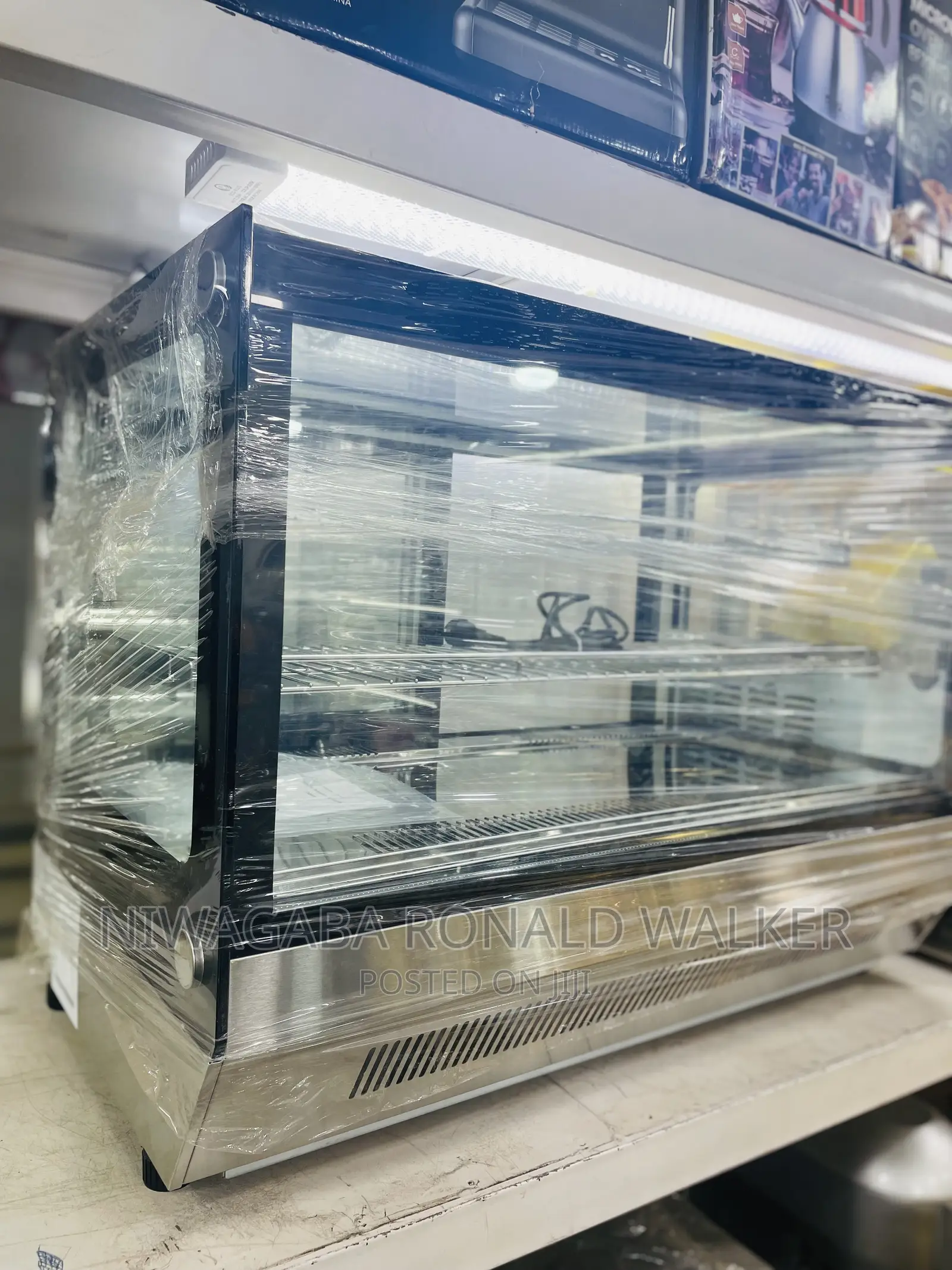 Unique Classic Commercial Cake Display Chiller