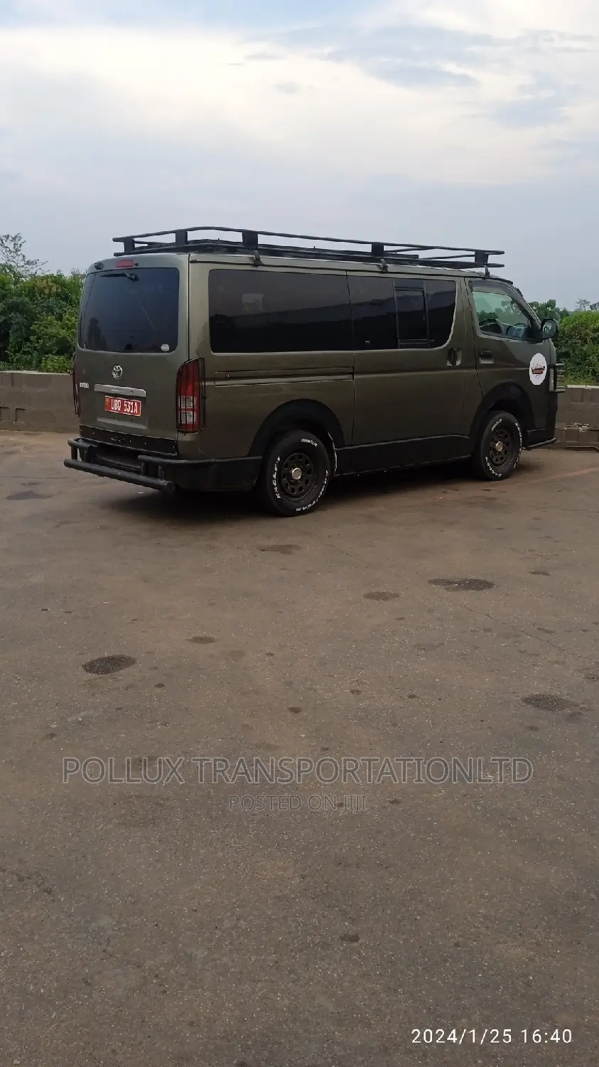 9 Seater Airport Pickup and Drops