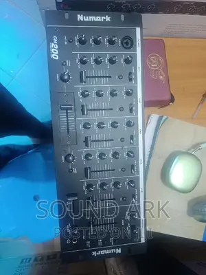 Numark DJ Mixer