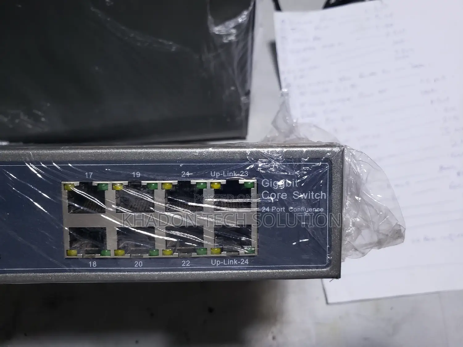 Uplink 24 Port Confluence Switch
