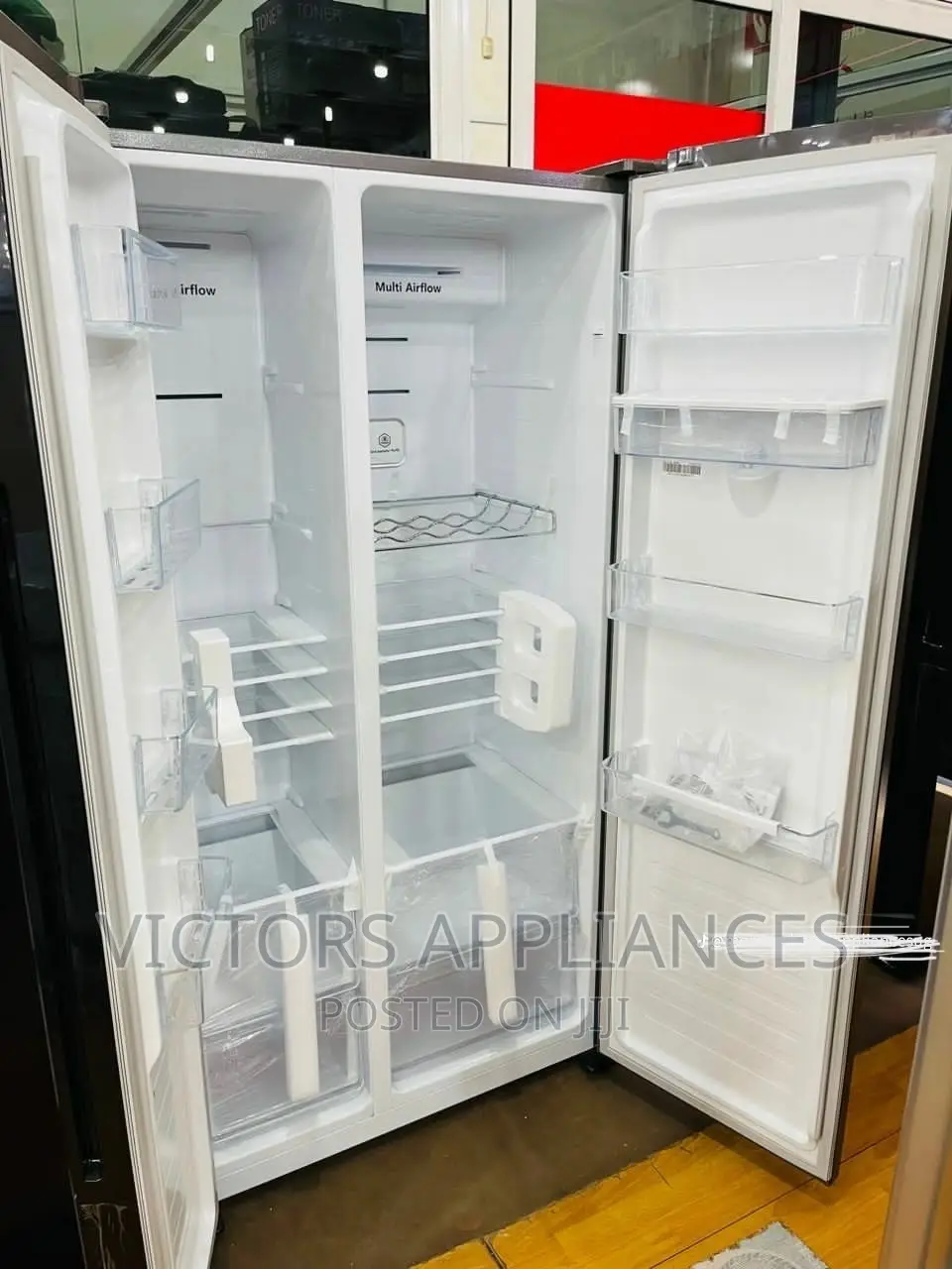 Hisense 670L Side by Side Refrigerator Black With WD
