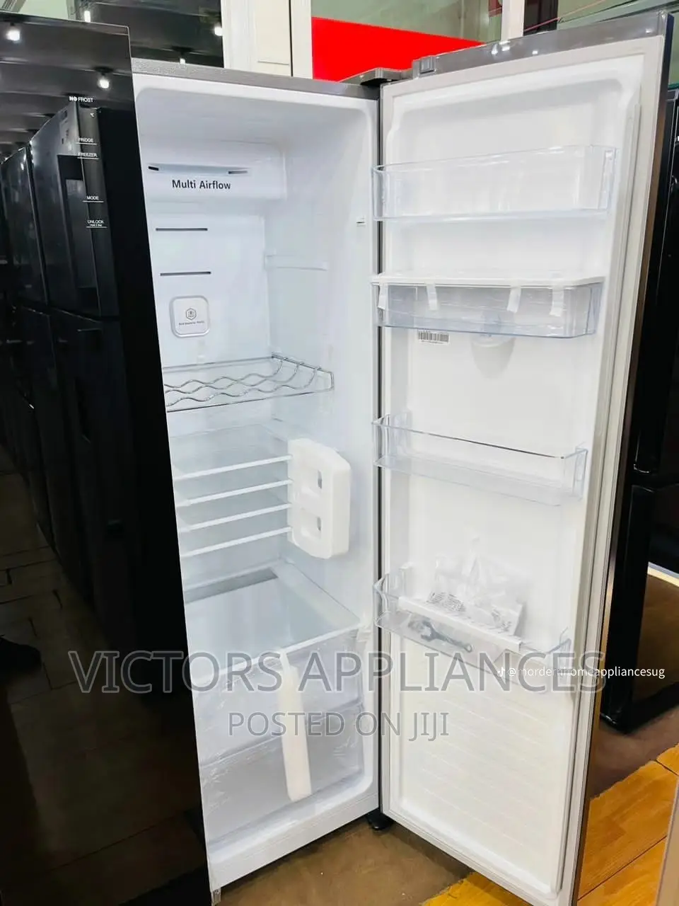 Hisense 670L Side by Side Refrigerator Black With WD