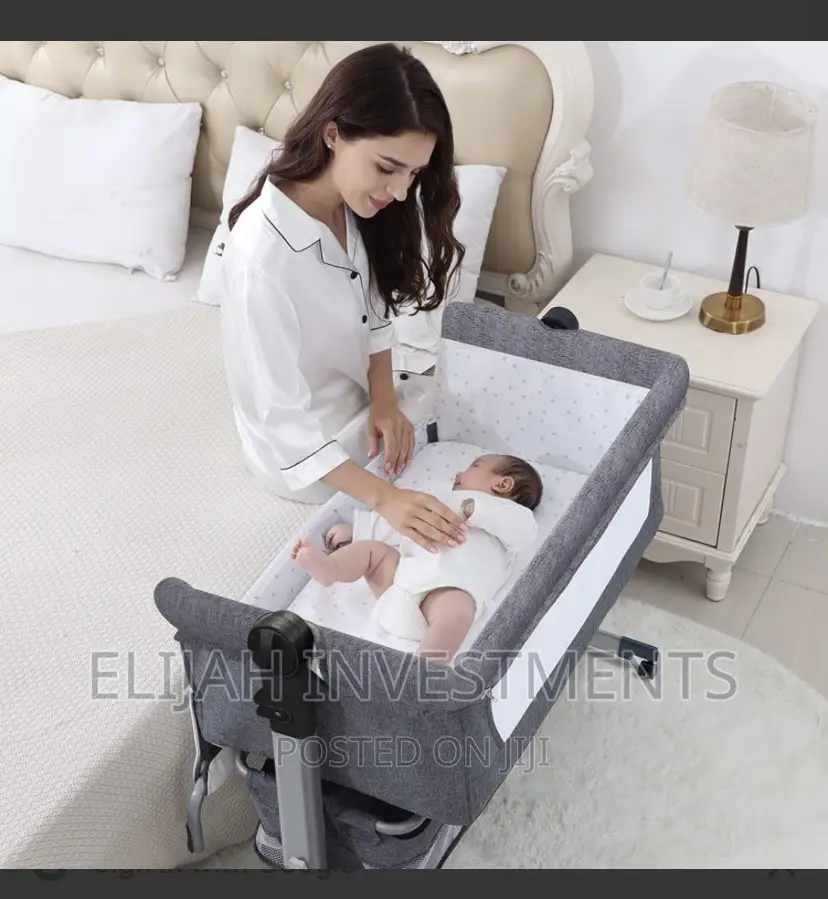 Adjustable Baby Bassinet With a Breathable Net