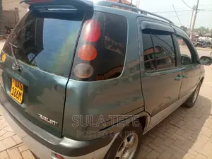 Toyota Raum 1.5 AWD 2000 Green