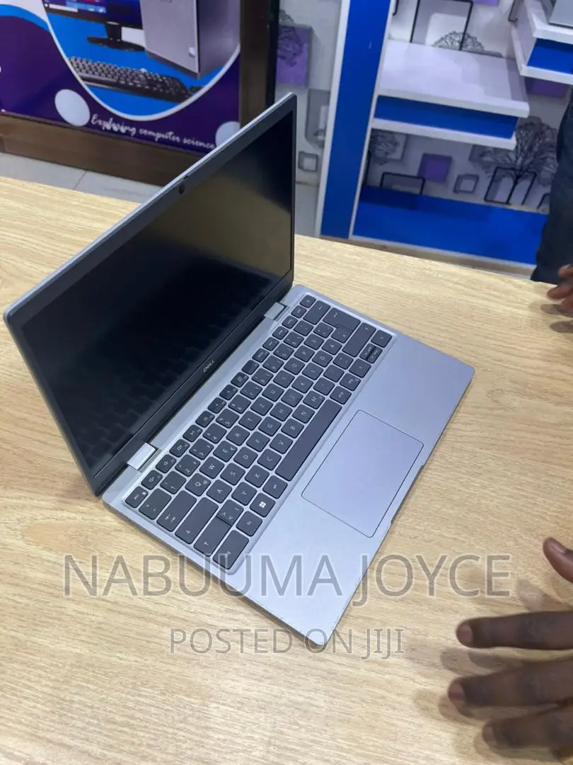 New Laptop Dell Latitude 3330 4GB Intel Core I5 SSD 256GB