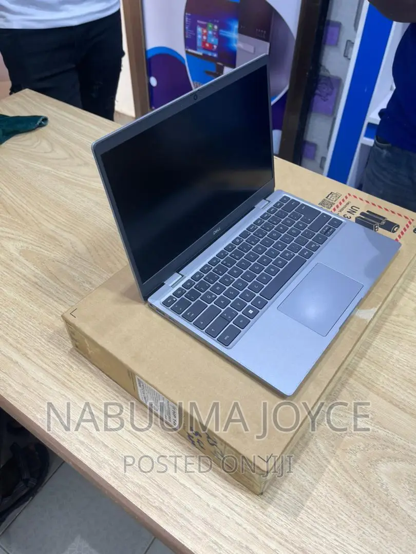 New Laptop Dell Latitude 3330 4GB Intel Core I5 SSD 256GB
